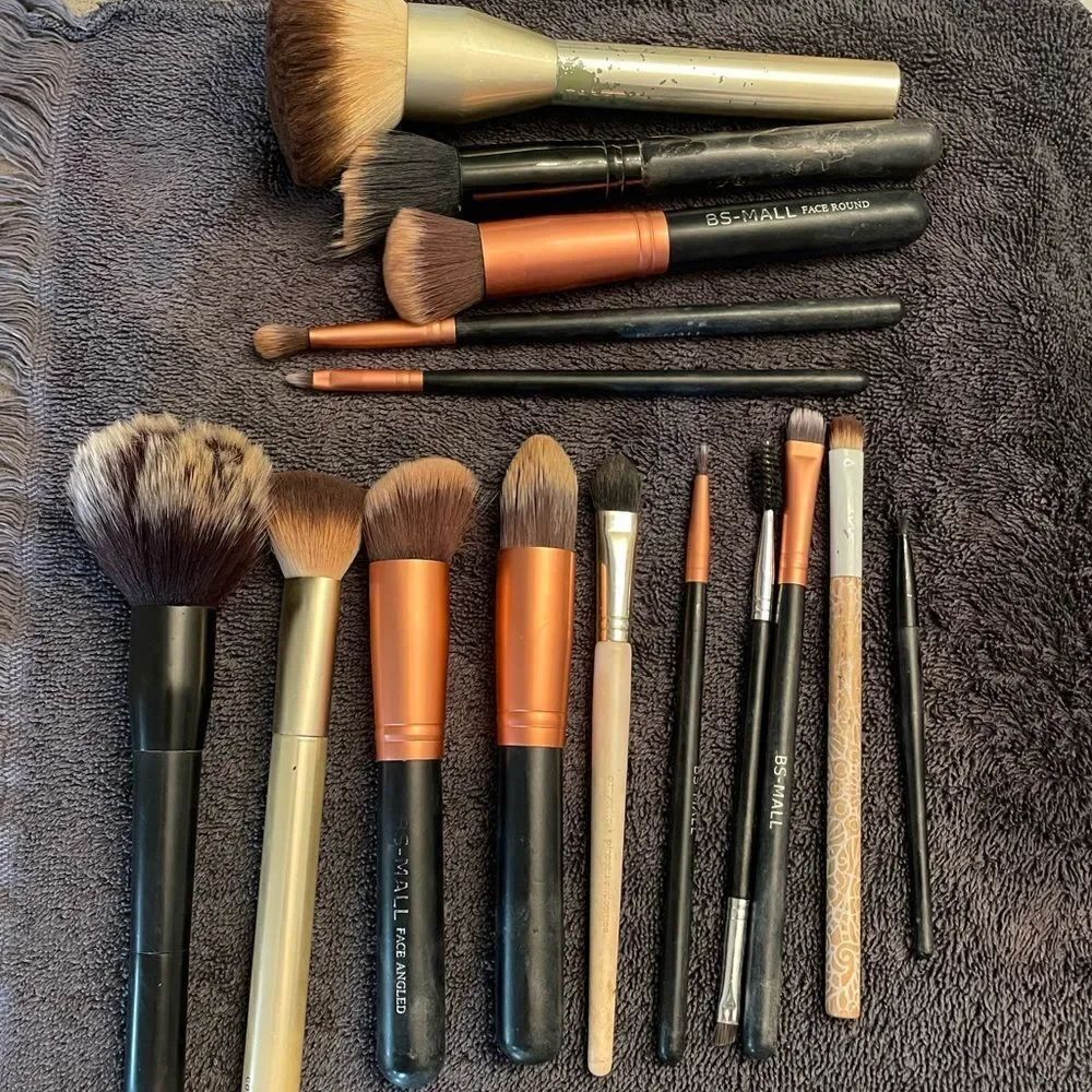 Makeup brush bundle